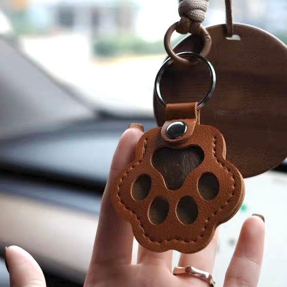 Paw Shaped Leather Pet Hair Keychain – A Tiny Keepsake for Cat & Dog Lovers